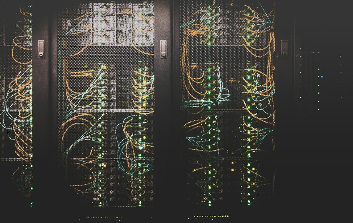 Data center servers illustrating American Tower earnings and digital infrastructure growth