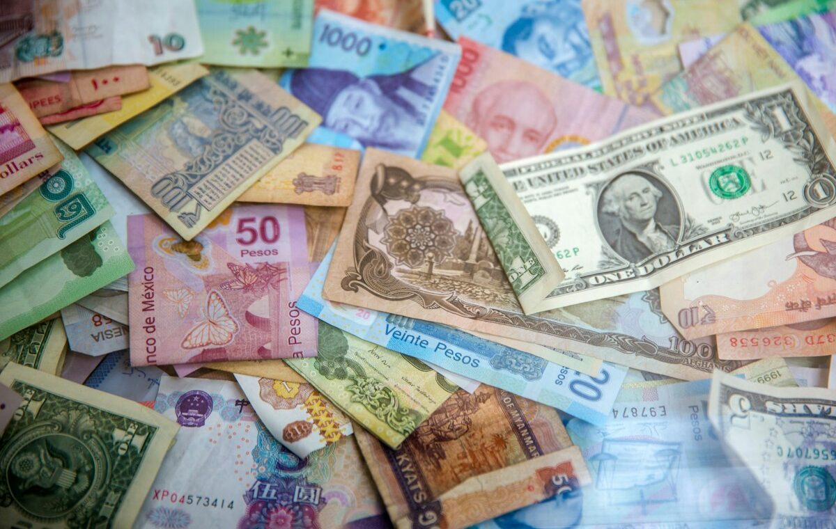 International banknotes representing offshore dollar demand and emerging-market currencies