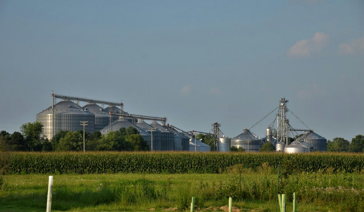Ethanol facility and grain silos representing Gevo carbon revenue operations