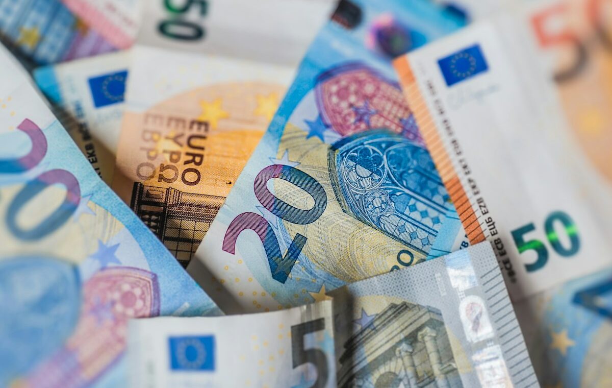 Euro banknotes representing the ECB inflation outlook and euro-area economy