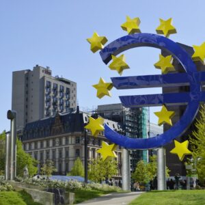 Blue euro sculpture with yellow stars in Frankfurt’s financial district