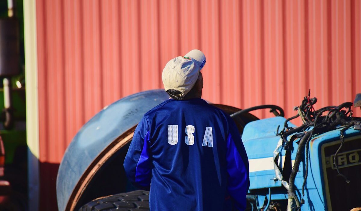 U.S. factory worker representing manufacturing conditions in the Federal Reserve Beige Book