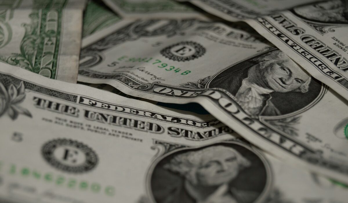 U.S. dollar notes illustrating the Federal Reserve interest-rate decision