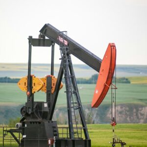 Halliburton drilling revenue outlook illustrated by an oil pump jack