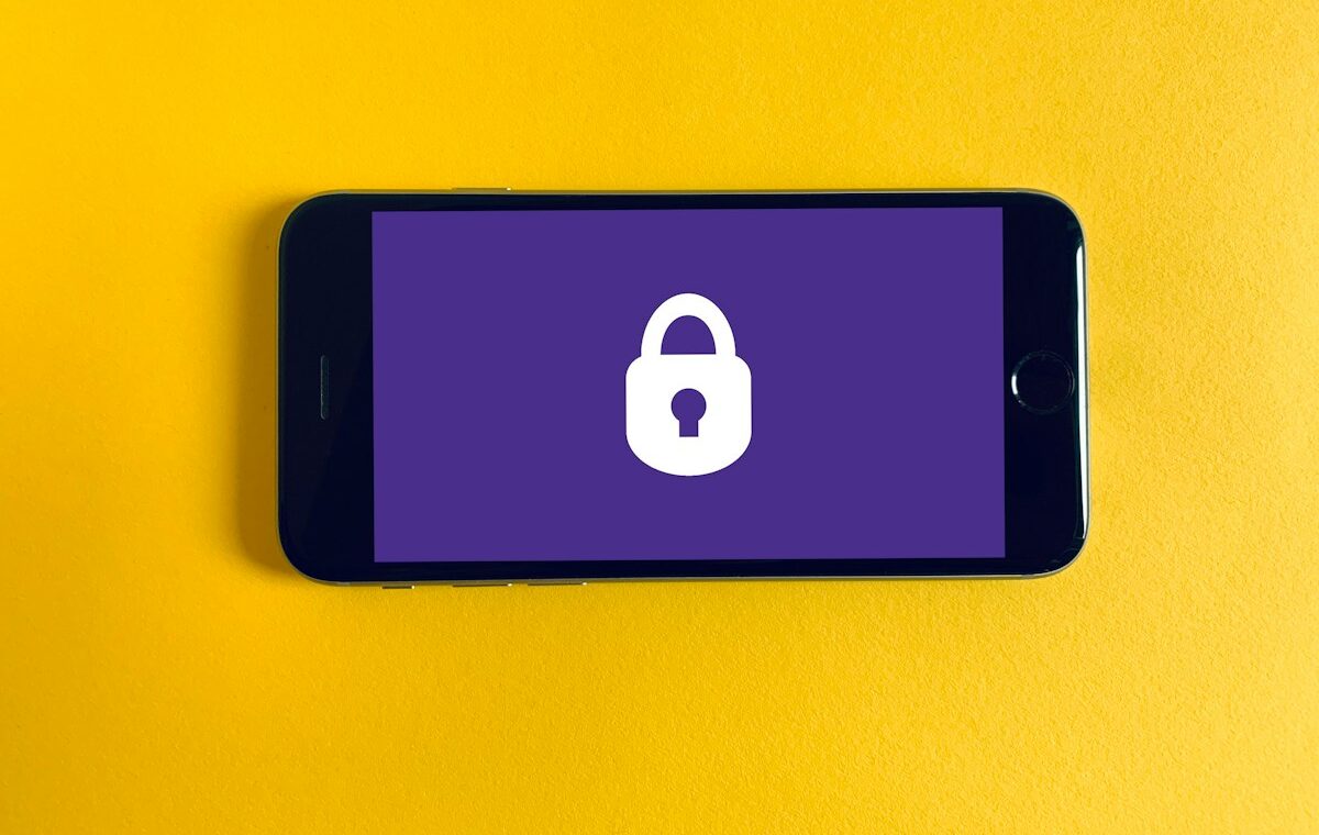 Smartphone secured by a padlock illustrating the Digital Forensics sextortion case
