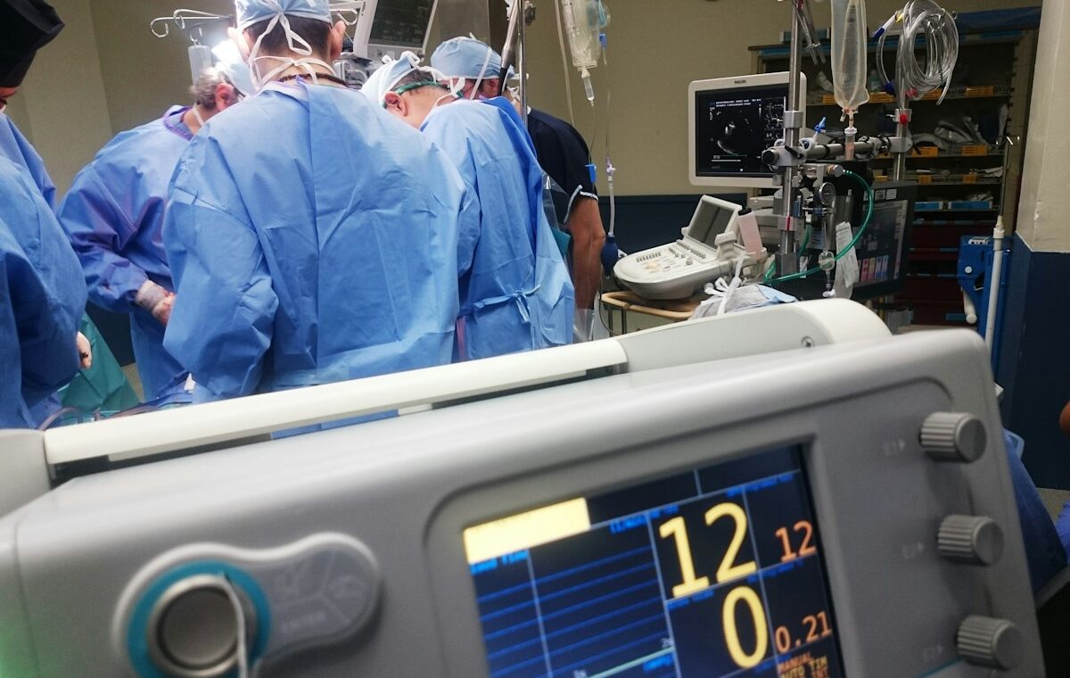 Cardiac procedure team representing the Pulse Biosciences NANOPULSE-AF trial