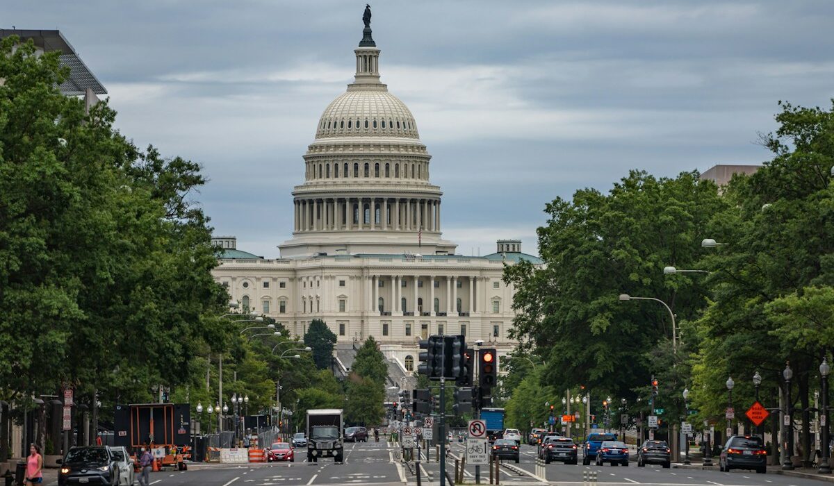 Washington government building illustrating the CFTC 24/7 trading roundtable