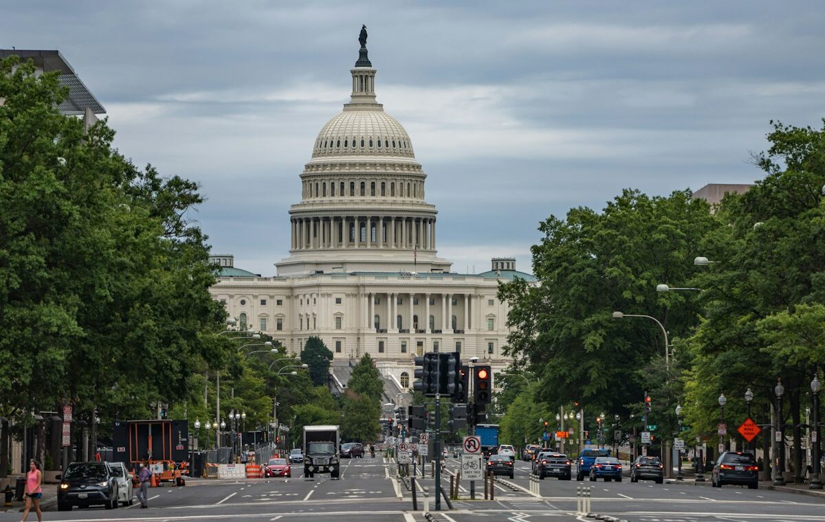 Washington government building illustrating the CFTC 24/7 trading roundtable