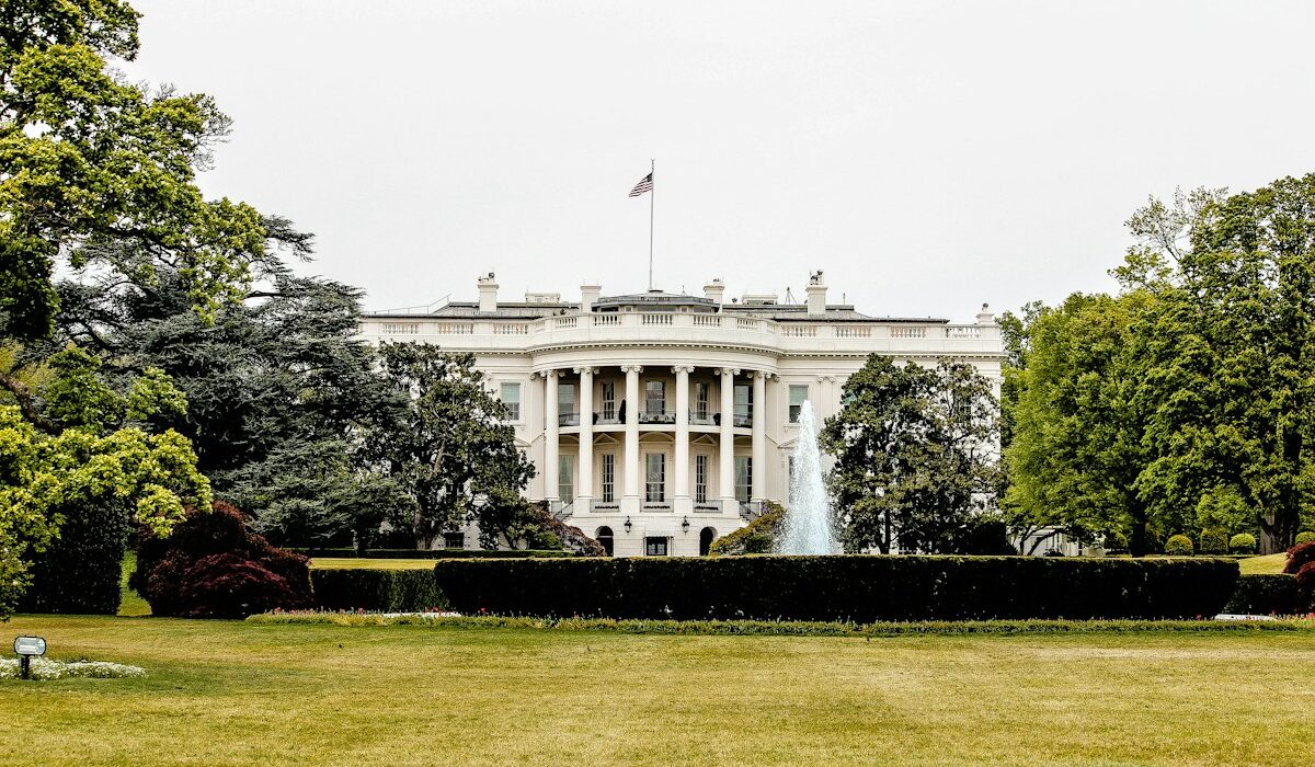 White House exterior, where the Lisa Cook inquiry hearing is scheduled for November 5.