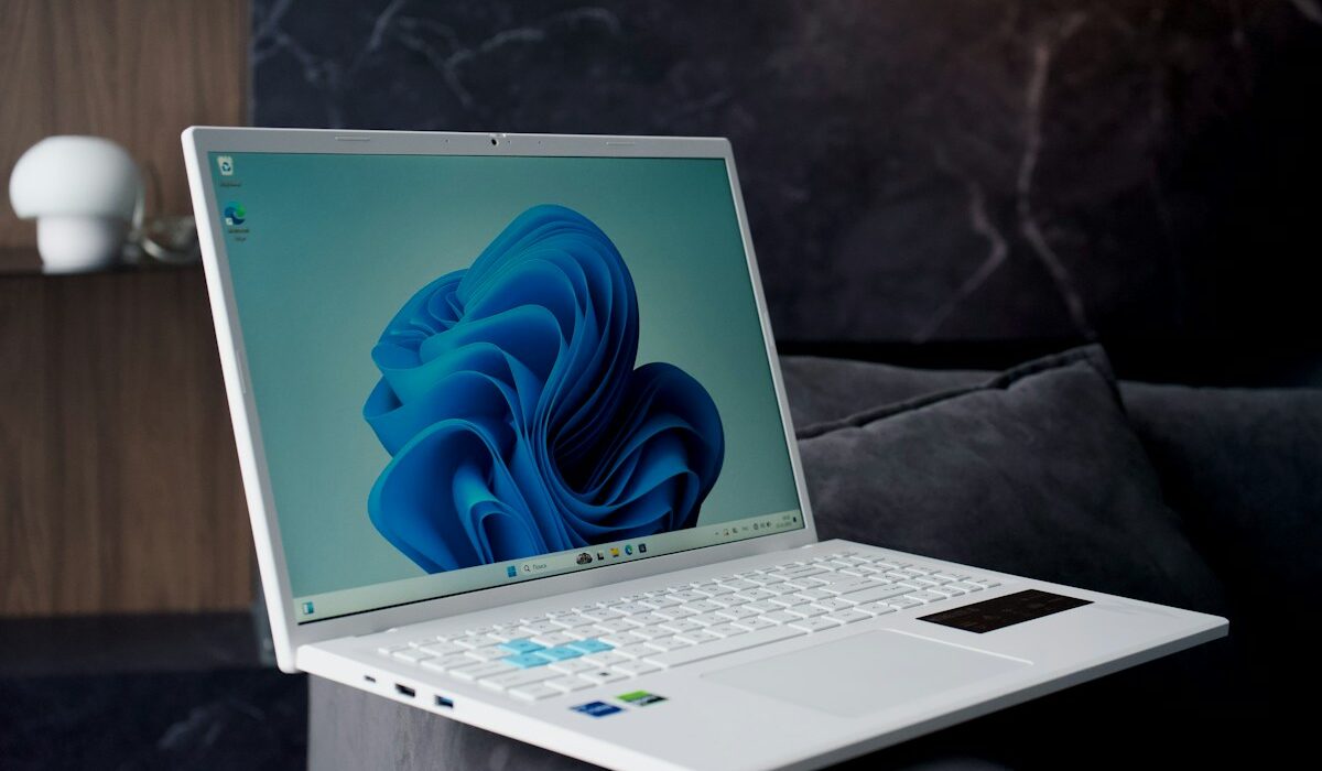 Windows laptop representing the October 2026 Windows 11 performance update