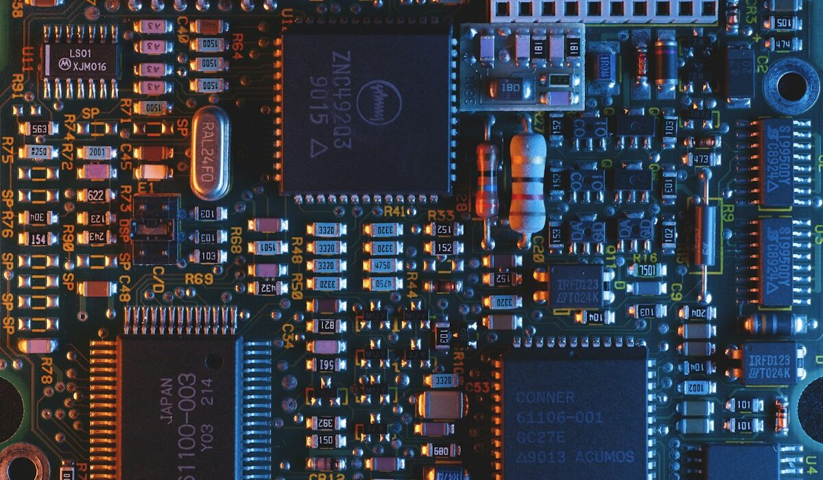 XMax HexaGaN acquisition represented by a semiconductor circuit board